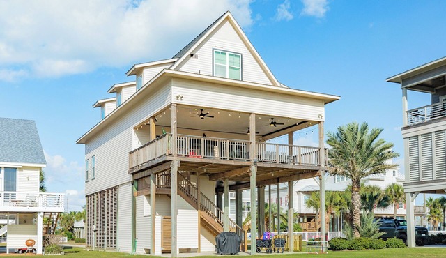 NEW! True 5BR Beachfront Double Lot w/Direct Beach Access