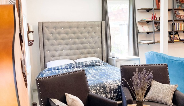 Newly Renovated Texas Style Studio