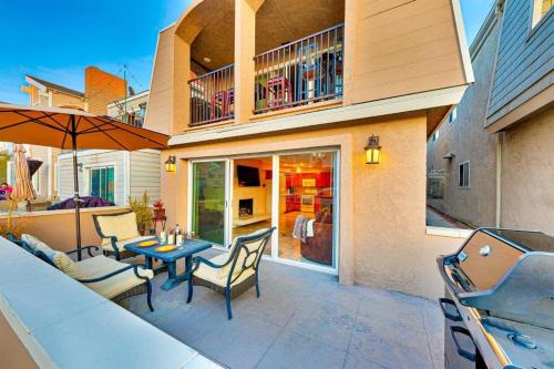 Newport Beach Simplicity III