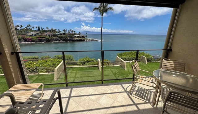NP C22 Oceanfront Views 2BD Condo, Steps to Pool and Snorkeling at Honokeana Cove