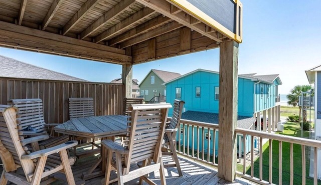 Ocean's Edge 4 Bedroom Home by RedAwning