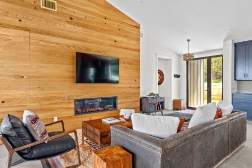 Outbound Ranch Hot Tub Firepit Sauna