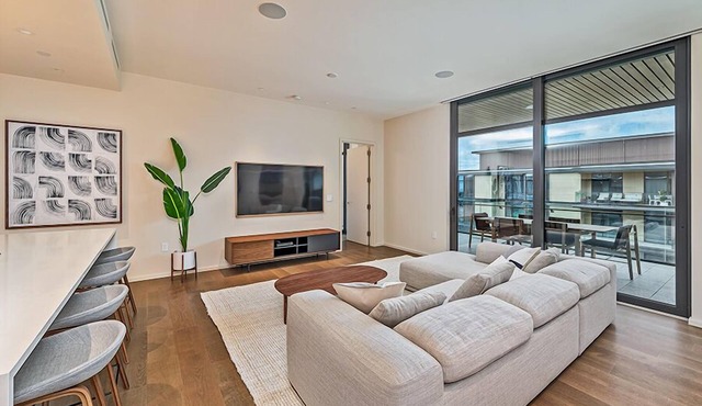 Park Lane Ala Moana 8803