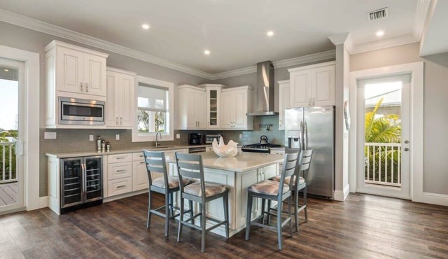 Parking, Pool & Dock - Evershore House