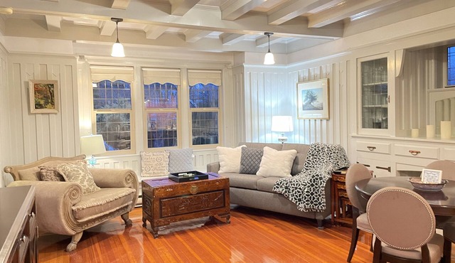 Parlor Suite in Heritage Manor, Fairfield, near DT