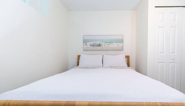 Peaceful 2BR Oasis With A Large Private Yard.