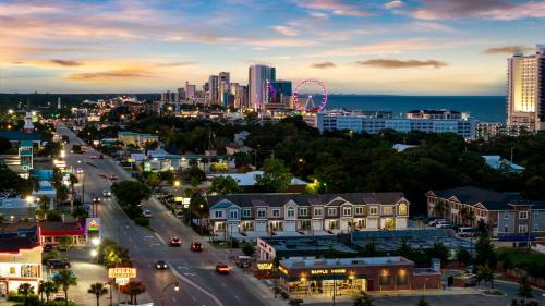 Pier View - Spacious Home Sleeps 8 - Pet Friendly