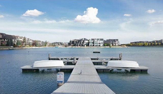 Pivate Family Friendly 2-Bedroom Suite near South Health Campus in Calgary