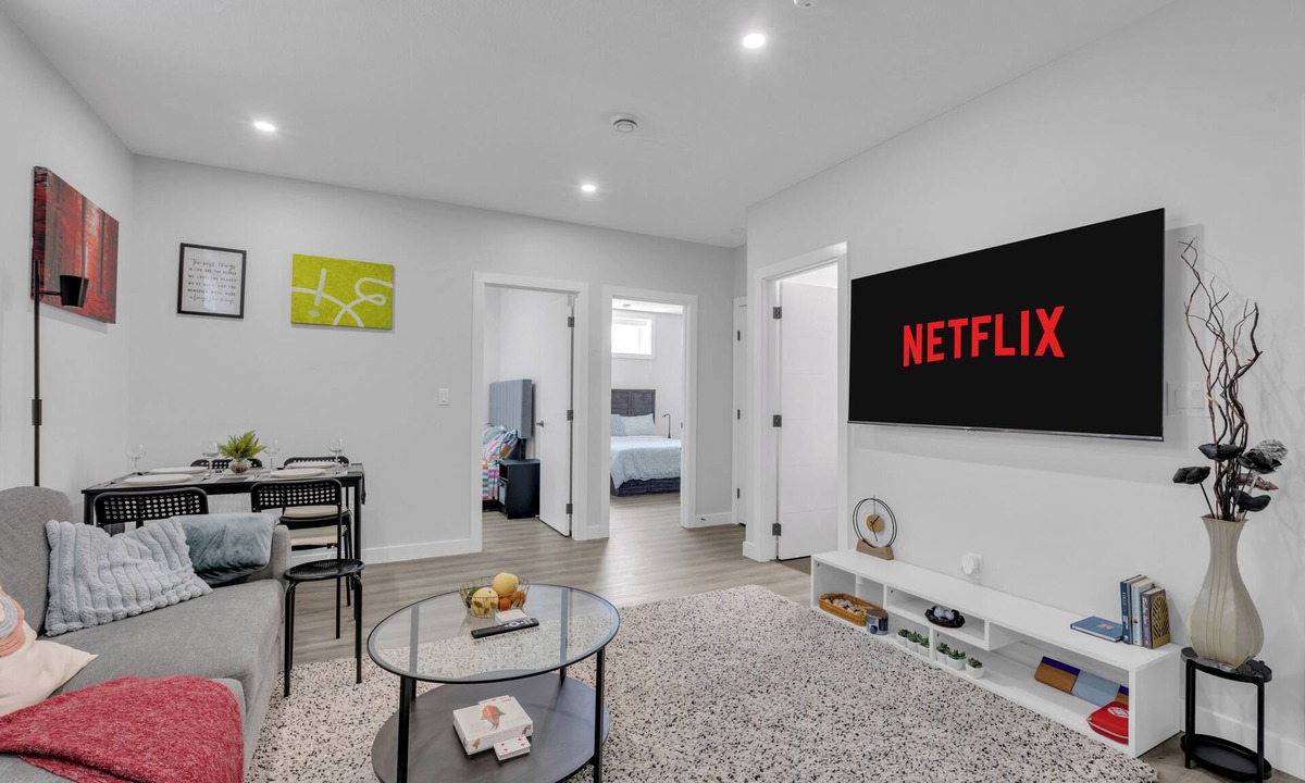 Southeast Calgary House | Pivate Family Friendly 2-Bedroom Suite near South Health Campus in Calgary