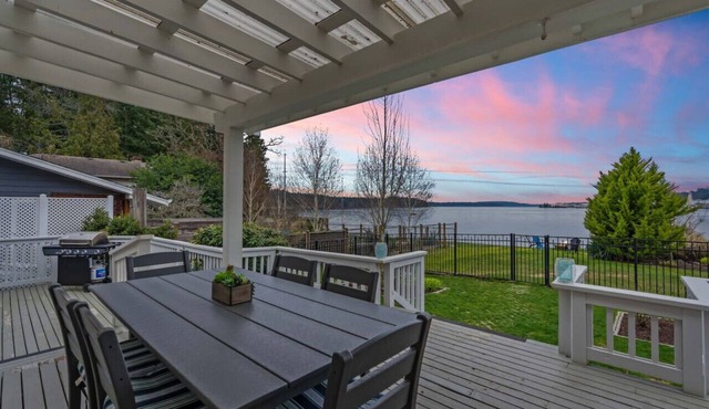 Poulsbo Waterfront Oasis