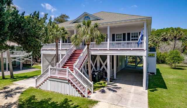 Private Edisto Beach Retreat - Steps from the Beach - Fun in the Sun!