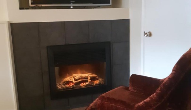 Private Quiet Bed & Breakfast 2Bath 3Bdrm 1200sqft 4TV's Big Place