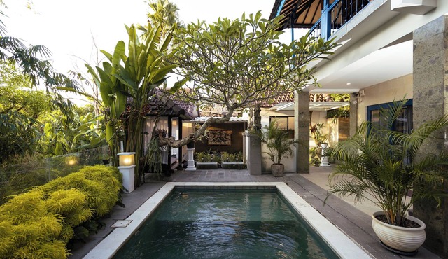 Private Villa in a quiet area, outdoor with terrace and garden looking the river