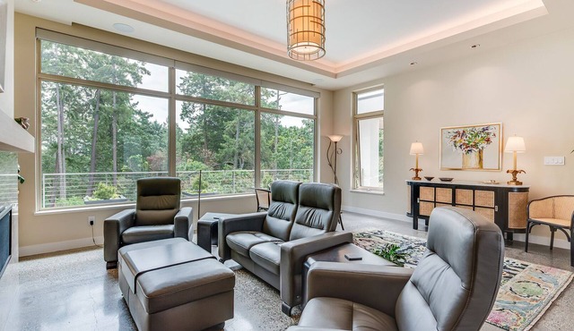 Queenswood Skyperch w/Suite