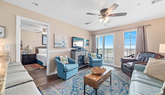 RELAX AT THE BEACH IN THIS GORGEOUS CONDO!