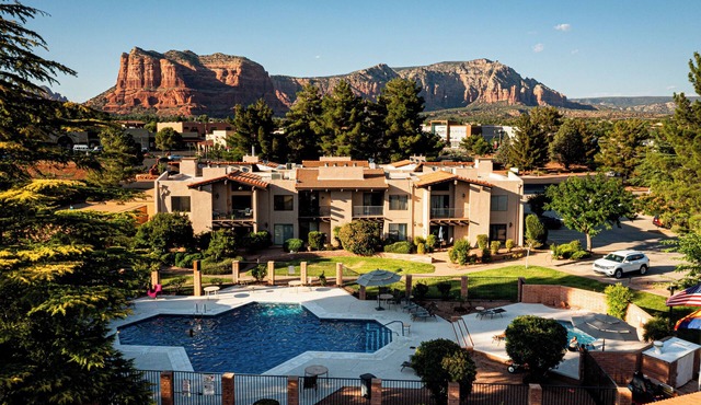Relax in luxury at Sedona Oak Creek D10, a cozy 1-Bedroom condo in Village of Oak Creek.