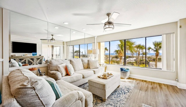 Relaxing Oceanfront Condo -Seaglass Spectacular Ocean Views from every room
