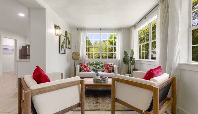 Renovated Mod Duplex w/Sun Porch near Airport