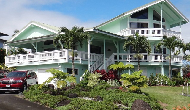 Reservations resumed Quiet hilltop location overlooking Hilo Bay.