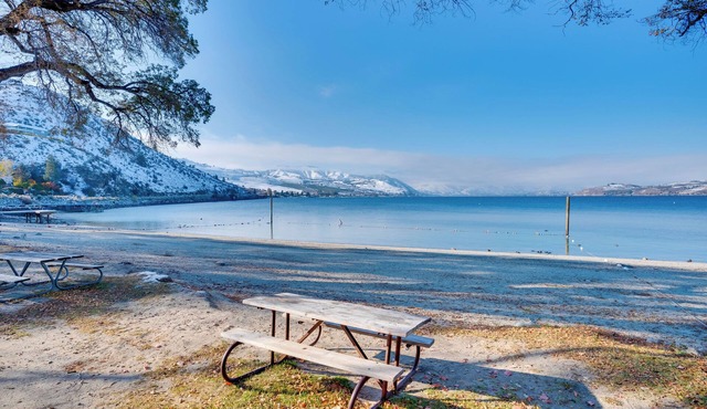 Resort-style Condo w/Lake Chelan & Mtn Views