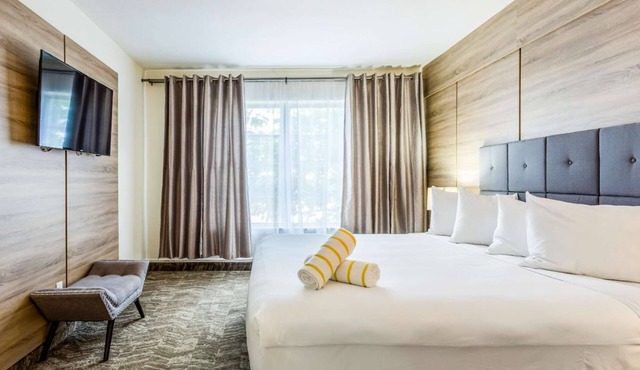 Riverside Vacation Rentals by Rocketstay