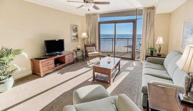 Sandy Toes Getaway: Spacious 2BR with Washer/Dryer