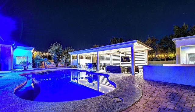 Scottsdalestays: 9BR/6BA Luxury Estate with Pool, Hot Tub & Resort Amenities