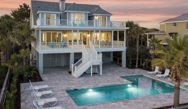 Seascapes 714 Ocean Blvd. Charming, Ocean Front, Private Pool