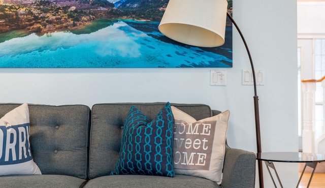 SHEER PERFECTION on Golf Course; Mountain Views, 5BR, HOT TUB, Pool Table & AC