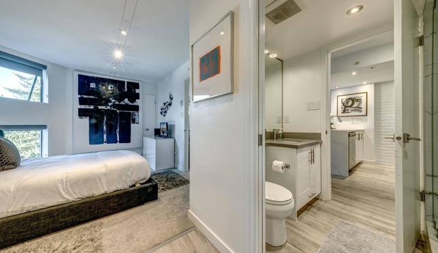 Ski-In/Out - Pool - Hot Tub - Sauna - Peaceful Whistler Upper Village