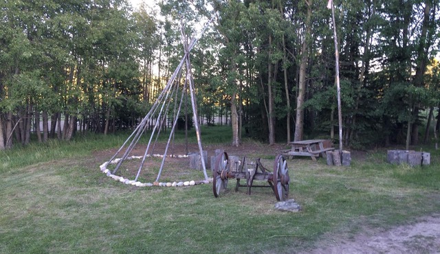 Small Vintage Guest Ranch Accommodation