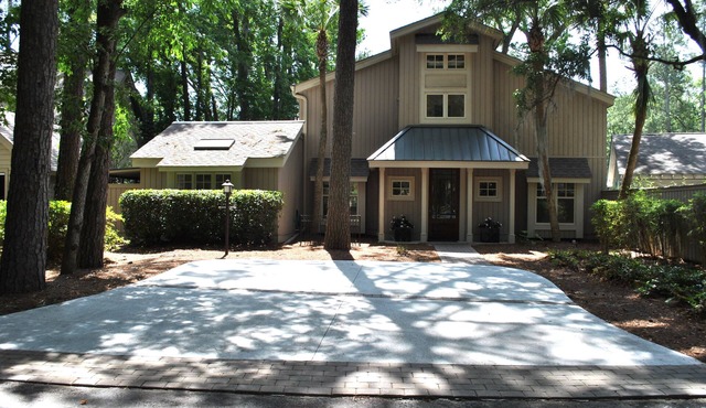 Spectacular Home with Pool in Harbour Town! Brand new kitchen! 2027 open to book