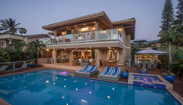 Spectacular Sunset and Ocean Views with Pool & Hotbub near Kaanapali Beach