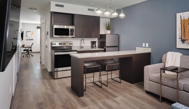 stayAPT Suites College Station