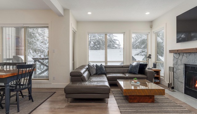 Steps to Ski-In/Out | Renovated 2BR Retreat | Hot Tub Access | Managed by Aloha Whistler