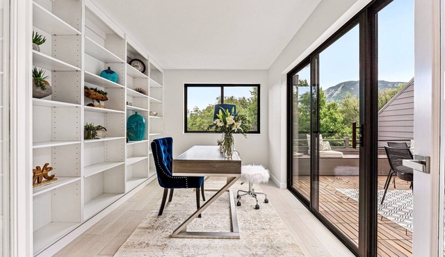 Stylish Downtown 2BR Condo in West End