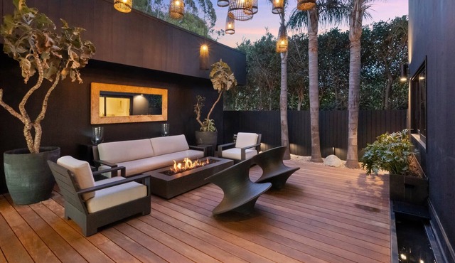 Surfside Malibu by Stay Awhile Villas