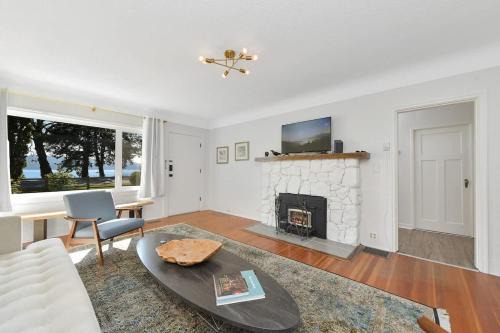 The Bayside Cottage by EMR Vacation Rentals