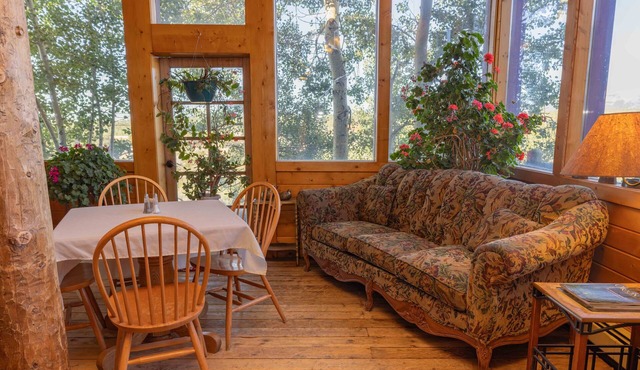 The Hand Hotel Bed & Breakfast