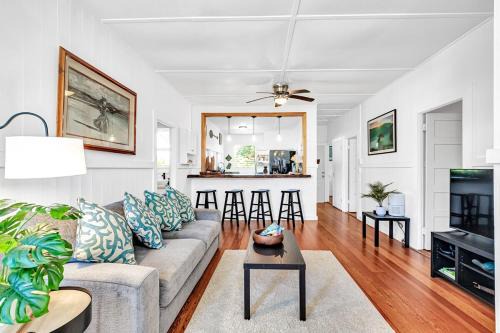 THE HILO HAVEN - 4Bd2Ba Entire House w AC, BBQ, Firepit