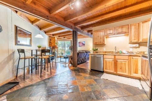 Treehouse 107 Building G