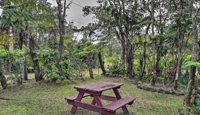 Tropical Volcano Bungalow < 4 Mi to Nat'l Park!