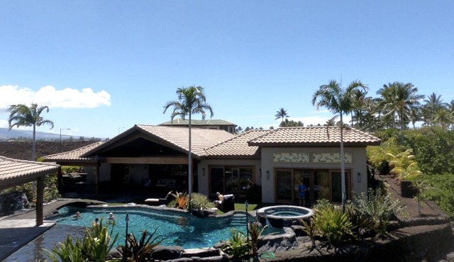 Two Adjoining Luxury Homes in Mauna Lani - 12 bdr, 2 heated pools, 16,000 sqft