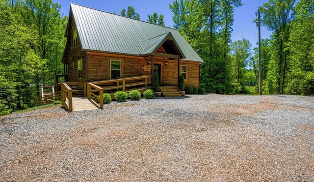 Two Cabins with Hot Tubs-Playset/Sleeps 22/7 Acres