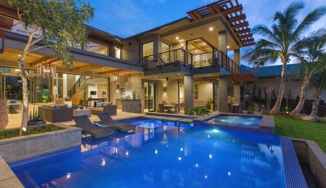 Ultimate Oceanfront Luxury Living with Pool and Hot Tub