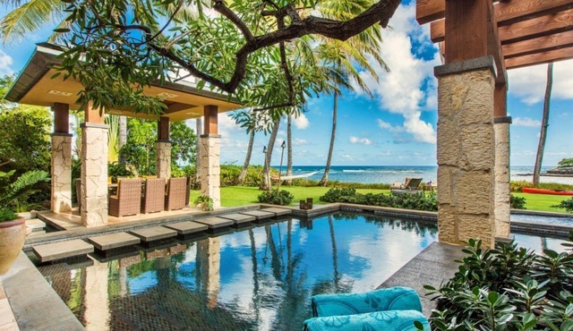 Ultra Luxury Oceanfront 8 BD 8.5 BA Pool & Hot Tub in Diamond Head