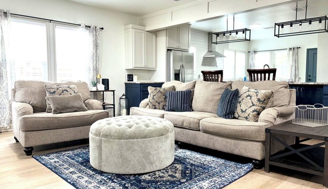 Updated 3 bed 2 bath! Walking distance to TJC, UT and Christus hospital.