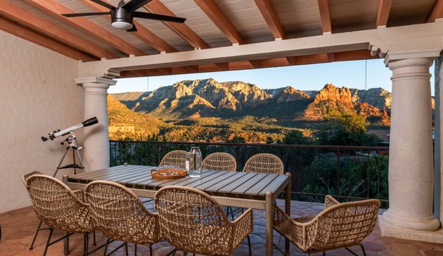 Uptown Vista! Stylish 5BR with Red Rock Views