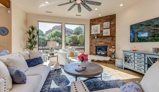 Views of Coffee Pot, Hot Tub, Community Pool, Walk To Pickleball Courts!