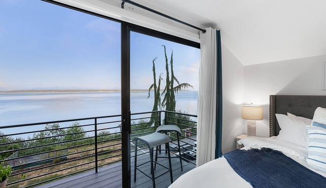 Views Seclusion & Cozy Island Comfort